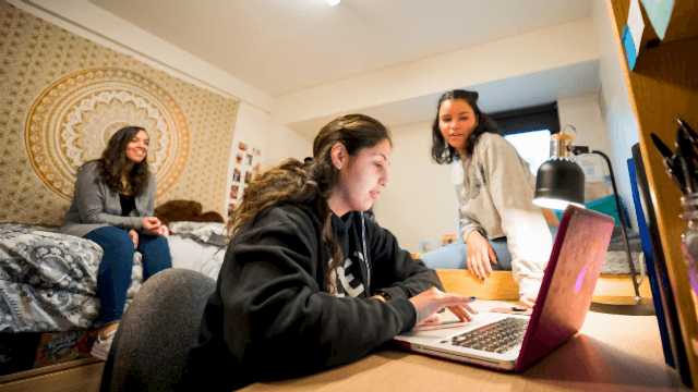 Homestay mi Yurt mu? Konaklama Rehberi